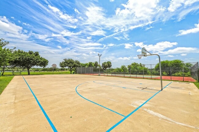 Building Photo - 306 Cinnamon Teal Loop