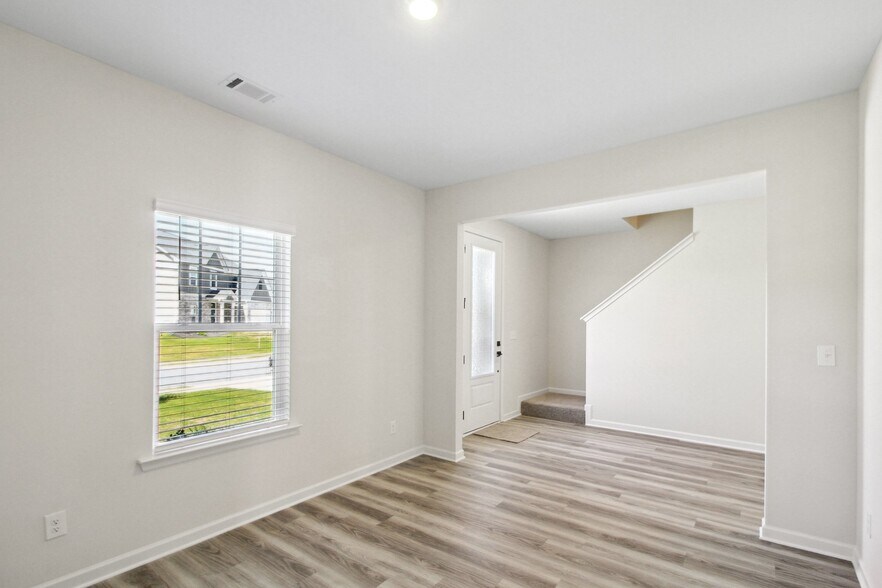 Building Photo - 3220 Azteca Way