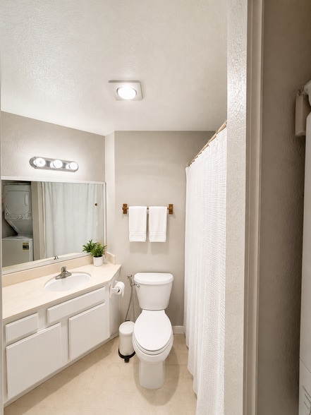 Building Photo - 9705 Mesa Springs Way