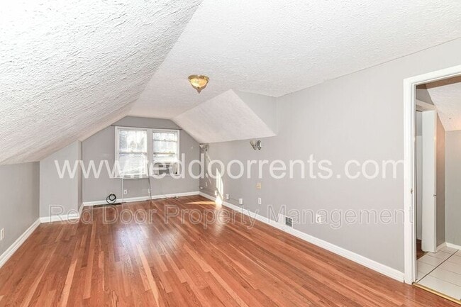 Building Photo - 125 E 49th St