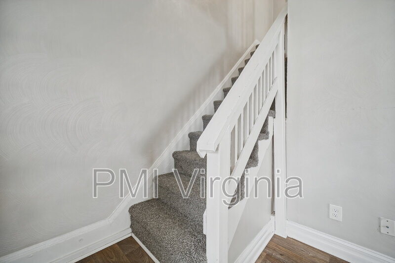 Building Photo - 16 Connor Pl
