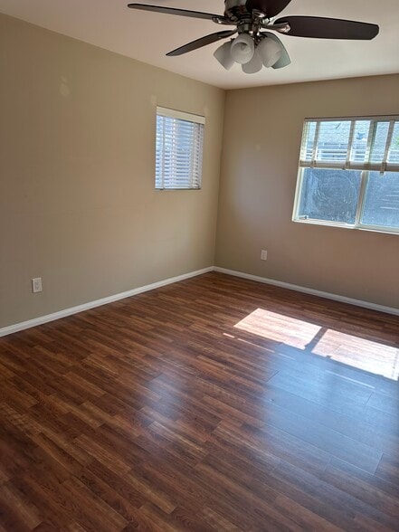 Building Photo - 184 E 19th St