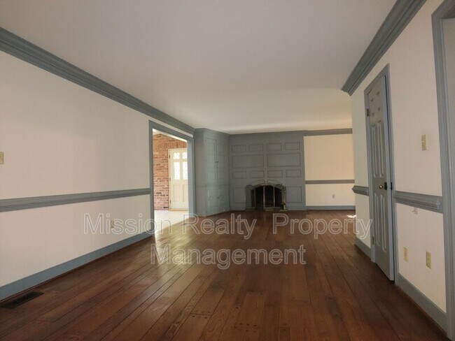 Building Photo - 7580 Rockfalls Dr