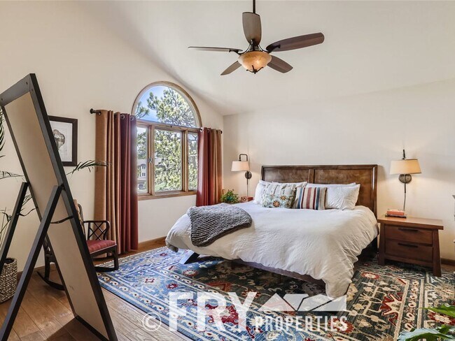 Building Photo - Luxury Rental in Beautiful Colorado Foothills