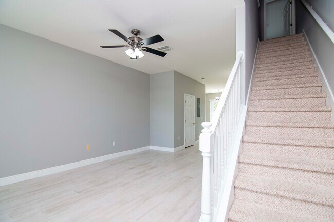 Entry - 11658 Declaration Dr