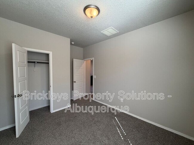 Building Photo - 4875 Mount Salas St NE