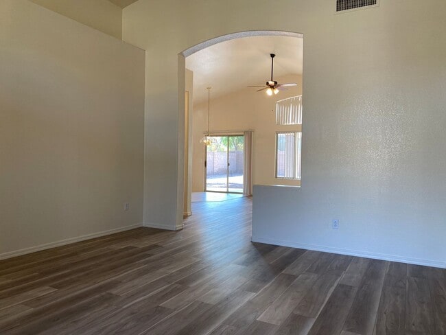 Building Photo - Chandler 3 Bedroom, 2 Bathroom - 1 Story B...