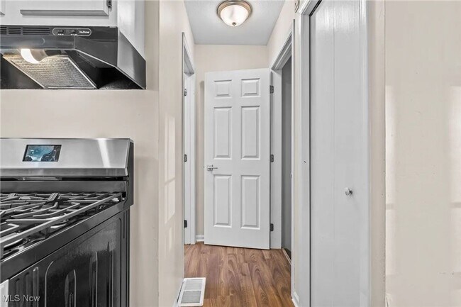 Building Photo - 3 BD/ 1.5BA Home for Rent- Cleveland- FIRST MONTH RENT 1/2 OFF!