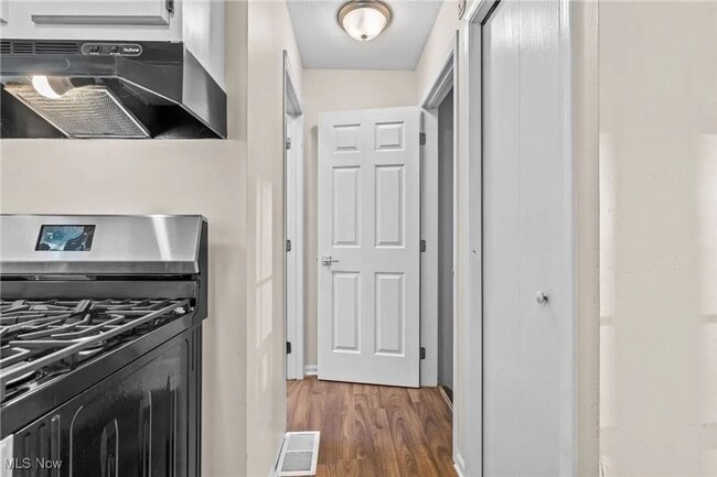 Building Photo - 3 BD/ 1.5BA Home for Rent- Cleveland