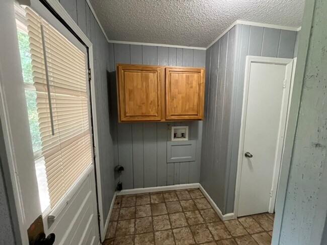 Building Photo - Renovated 3 Bedroom 1.5 Bath Home for Rent!!