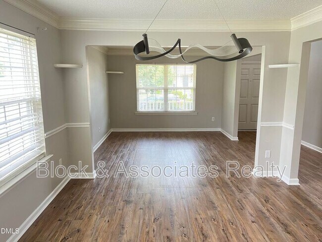 Building Photo - 5013 Marathon Ln
