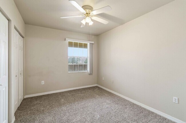 Building Photo - 1020 Villagio Cir
