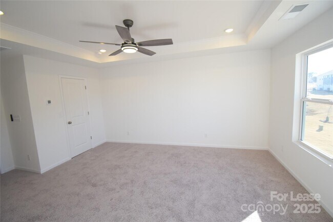 Building Photo - 752 Kitfox Dr NW