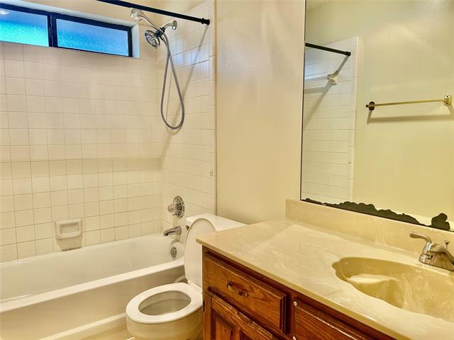 Building Photo - 1318 Mission St