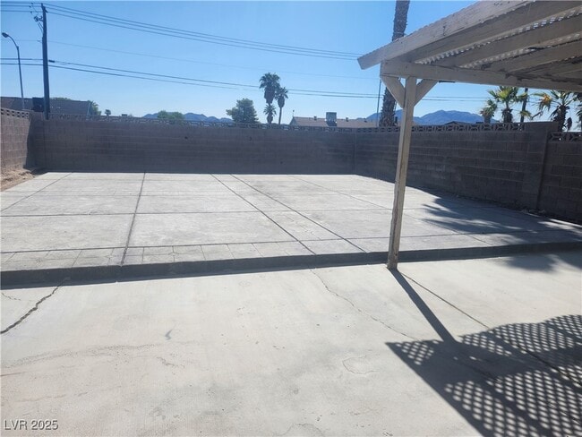 Building Photo - 3850 Steinbeck Dr