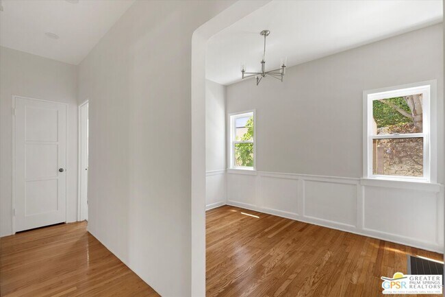 Building Photo - 1115 S Ogden Dr