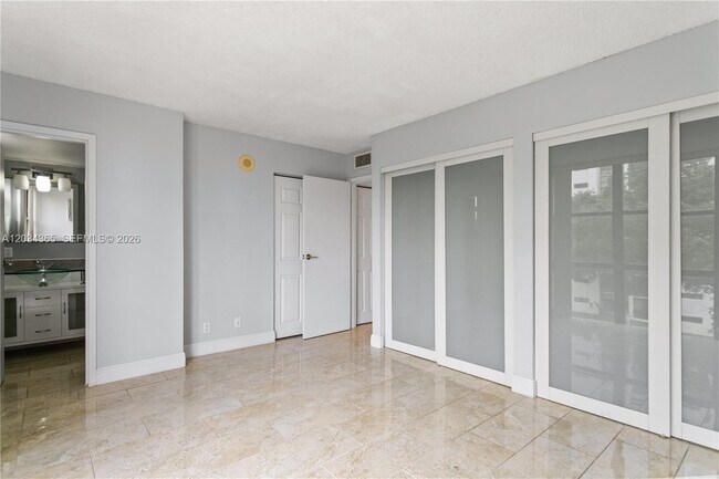 Building Photo - 17021 N Bay Rd