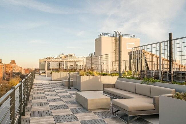 Building Photo - 350 Clarkson Ave