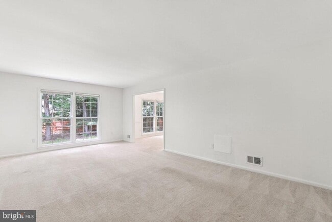 Building Photo - 3714 Carriage House Ct