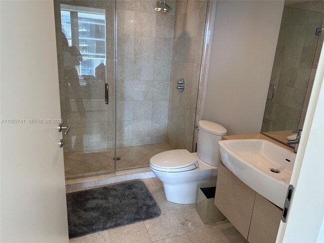 Building Photo - 200 Biscayne Blvd Way