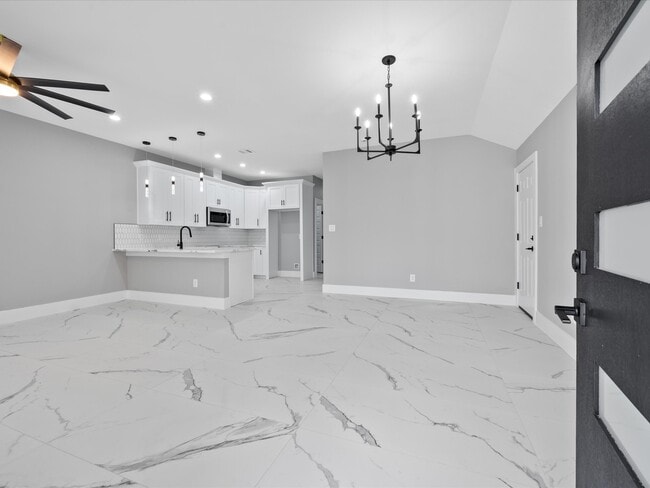 Building Photo - 9114 Everglade Dr