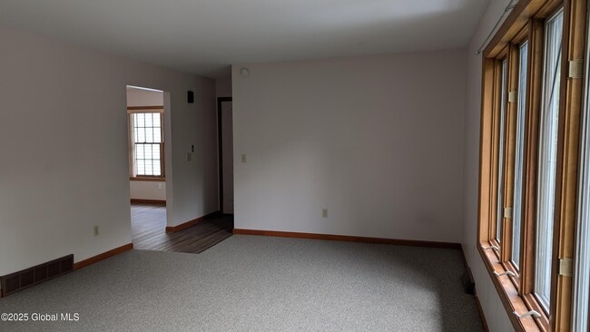 Building Photo - 821 Salina St