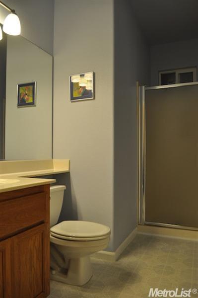 Building Photo - Comfortable Contemporary  Furnished home Short term rental only