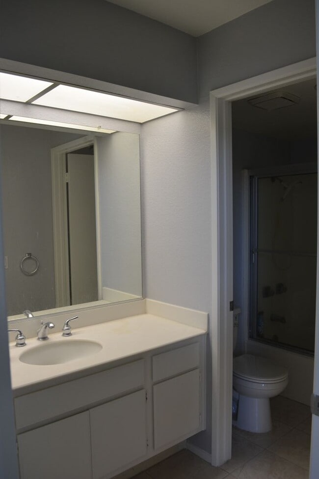 Building Photo - BEAUTIFUL "HILLCREST VILLAGE"  CONDOMINIUM HOME WITH GARAGE