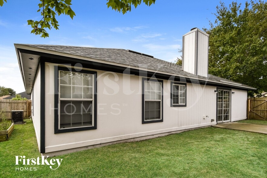 Building Photo - 12621 Ashmore Green Dr