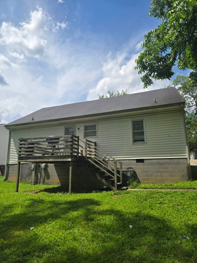 Building Photo - 115 Blackwelder Ave