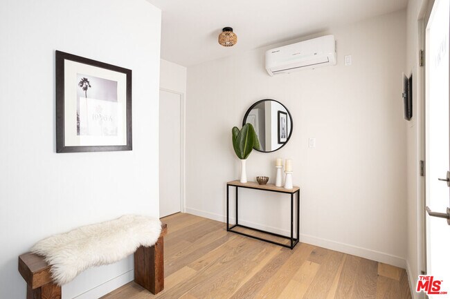 Building Photo - 1946-1944 Preston Ave