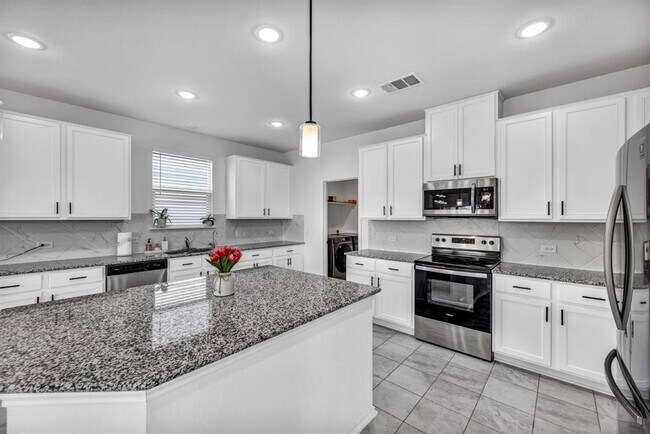 Building Photo - 232 Bougainvillea Lp