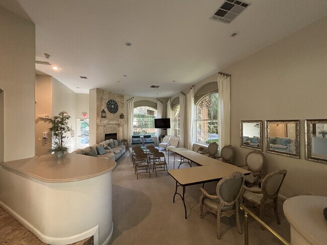 Building Photo - Experience Las Vegas in style and comfort with this beautiful first-floor 3-bedroom condo