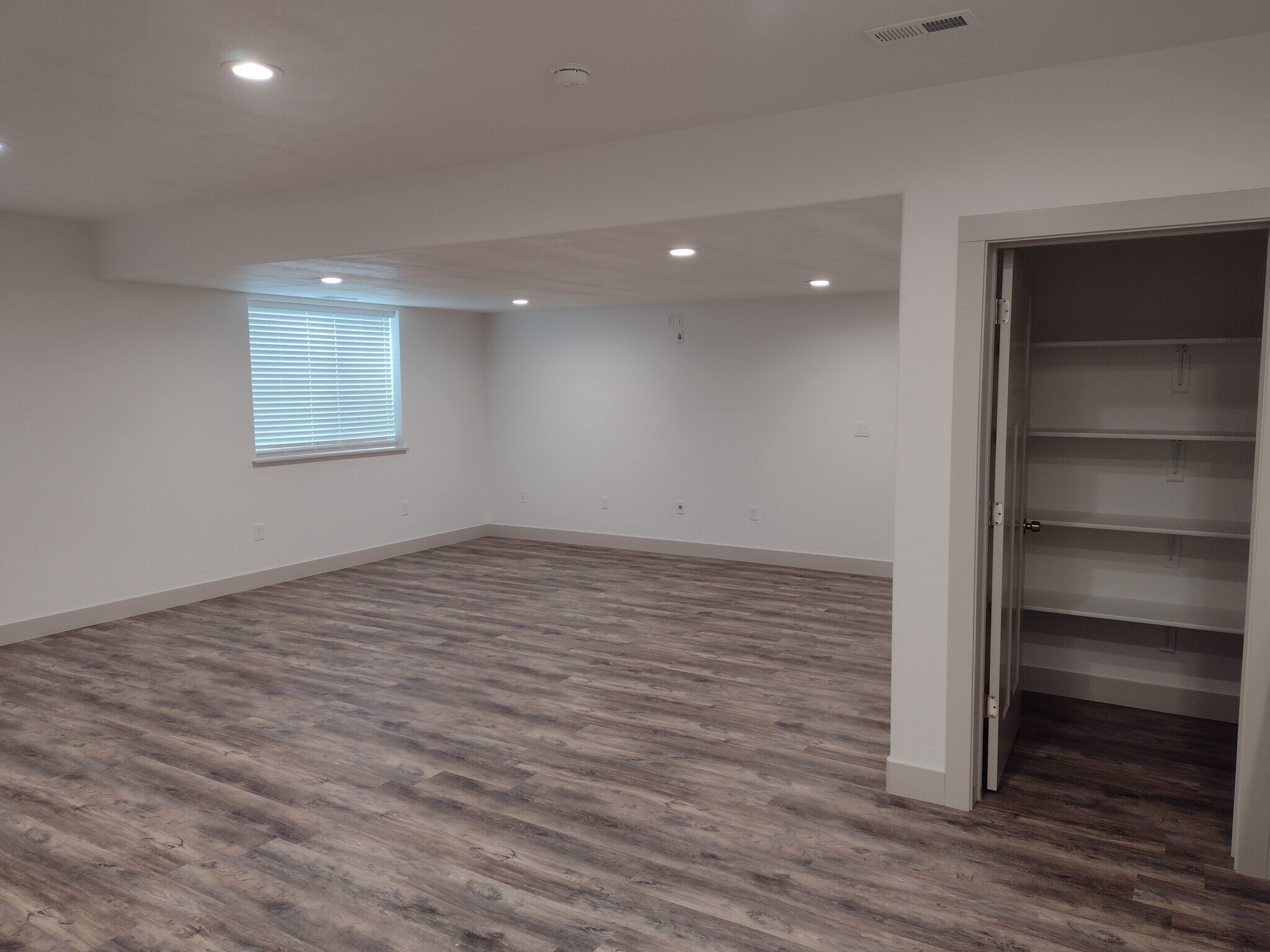 Living room - 6821 S Cook Dr