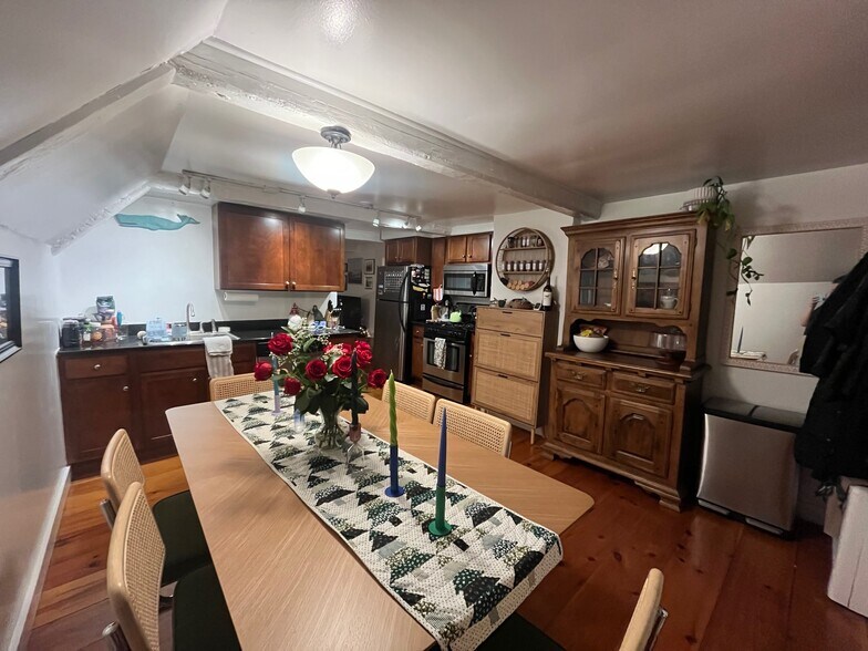 Building Photo - 20 Horton St