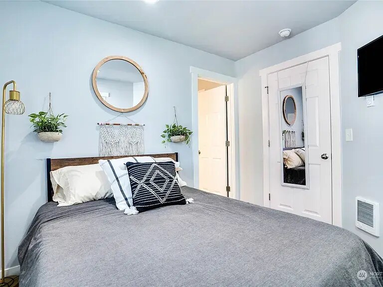 Building Photo - 640 N Anderson St