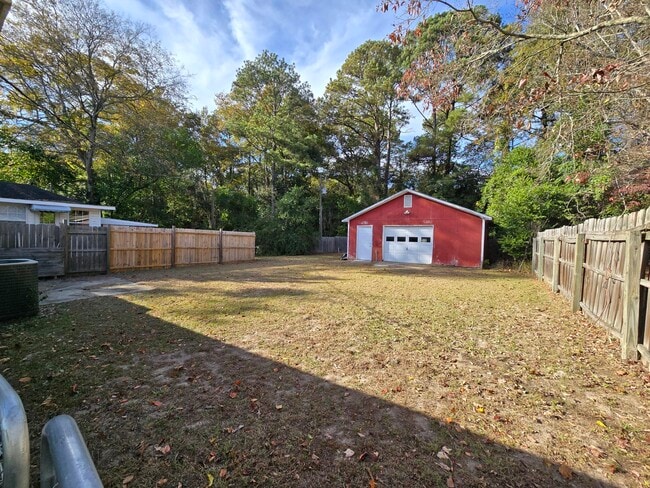 Building Photo - 1565 Jefferson Rd