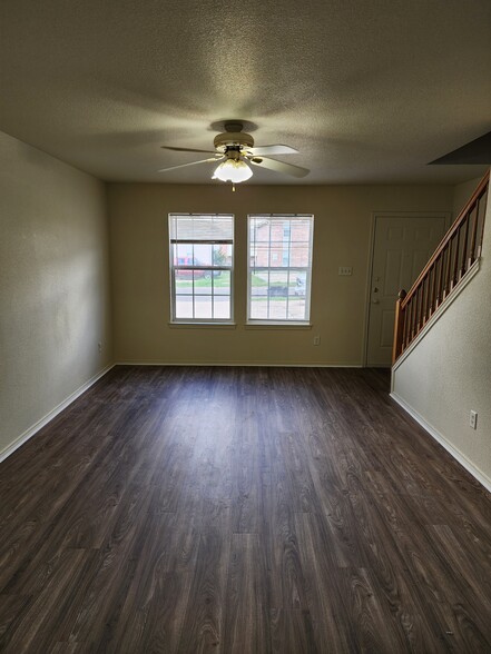Building Photo - 5709 Redstone Dr