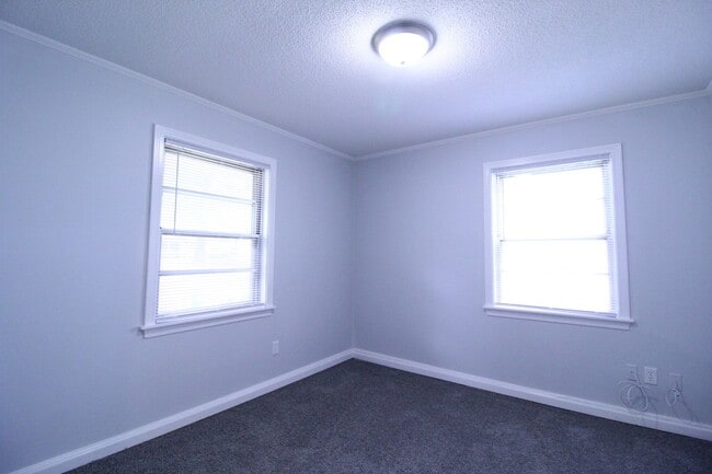 Building Photo - October FREE On This 3 Bedroom 2 Bath Home...