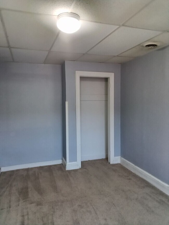 Building Photo - 1023 Greenwich St