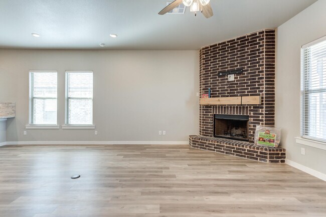 Building Photo - 1614 141st St