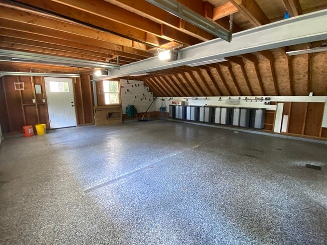 Building Photo - 97 Edgebrook Rd