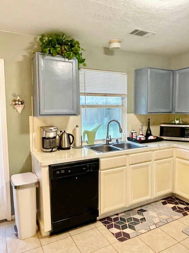 Building Photo - 118 Willoughby Ct