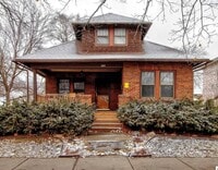 Building Photo - 1004 B St