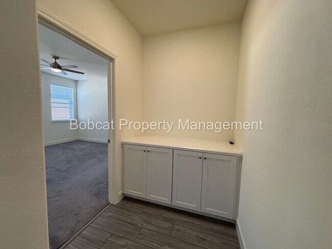 Building Photo - 1097 Dapple Dr