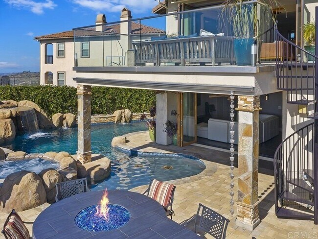Building Photo - One of Kind Executive Home, Available Augu...