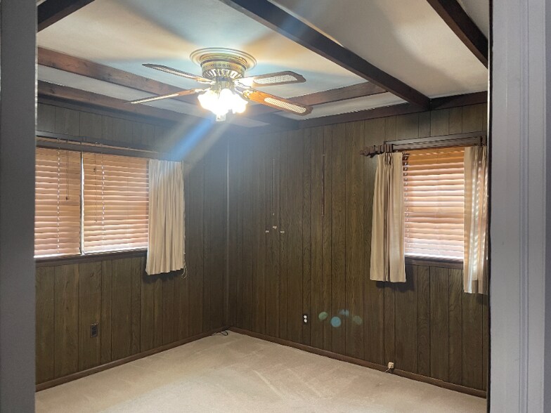 Building Photo - 2030 Eastman Ave