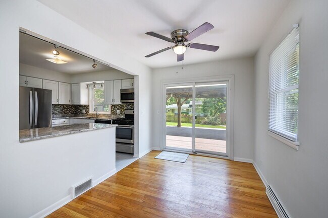 Building Photo - 36 Robin Hill Dr