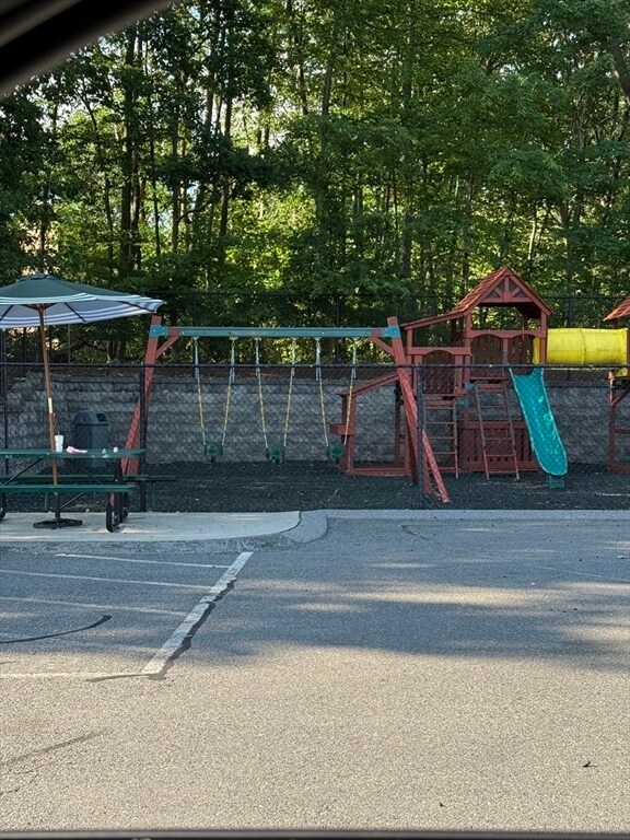 Building Photo - 70 Shrewsbury Green Dr