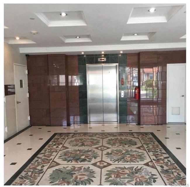 Building Photo - 4 Chelsea Pl